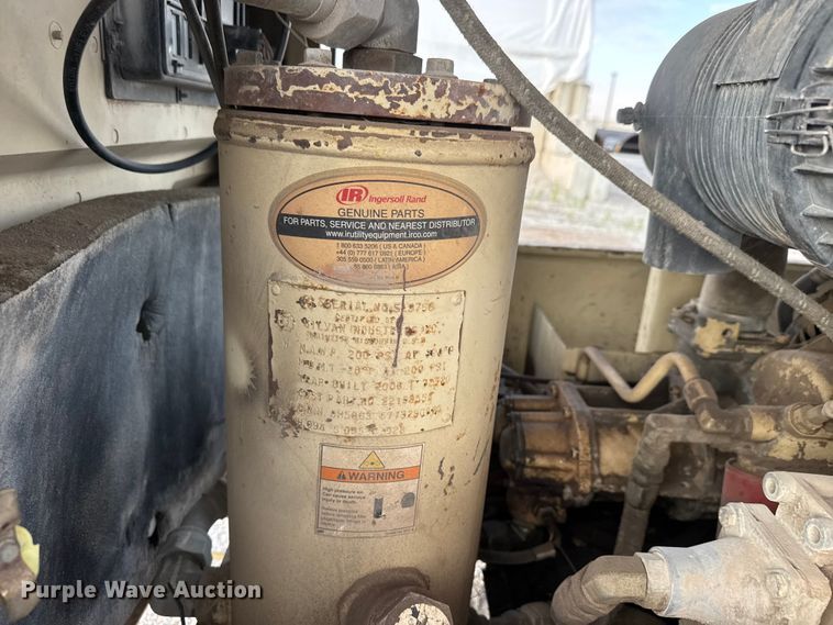 image for item EM8426 2007 Ingersoll Rand P185WIR air compressor
