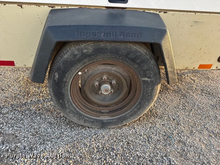 image for item EM8426 2007 Ingersoll Rand P185WIR air compressor