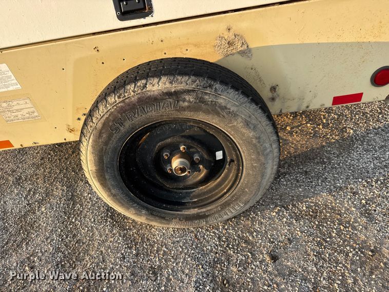 image for item EM8426 2007 Ingersoll Rand P185WIR air compressor