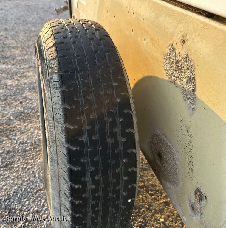 image for item EM8426 2007 Ingersoll Rand P185WIR air compressor