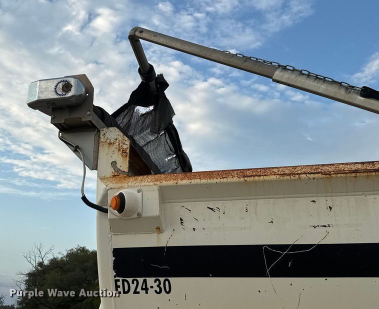 image for item EM8427 2007 Ranch ED24-30 end dump trailer