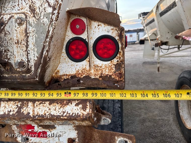 image for item EM8427 2007 Ranch ED24-30 end dump trailer