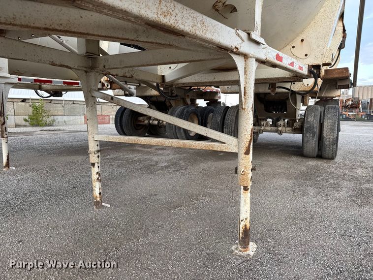 image for item EM8427 2007 Ranch ED24-30 end dump trailer