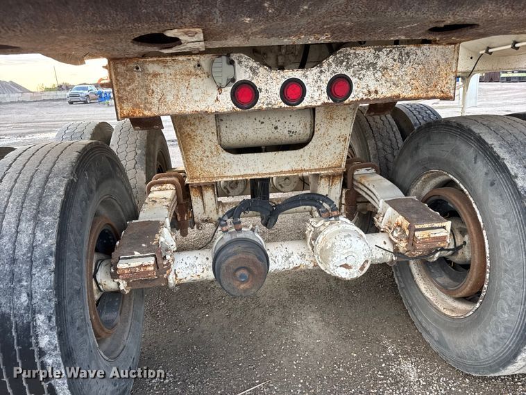 image for item EM8427 2007 Ranch ED24-30 end dump trailer