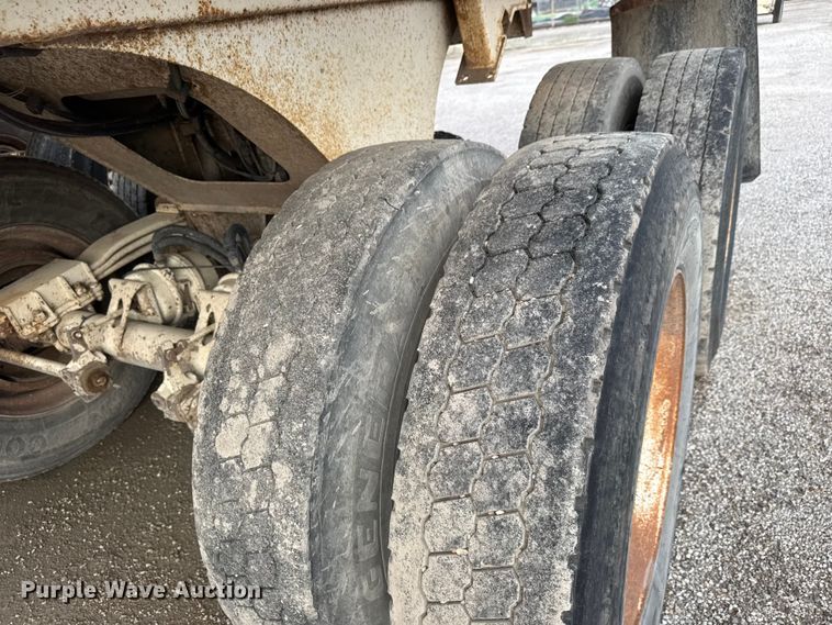 image for item EM8427 2007 Ranch ED24-30 end dump trailer