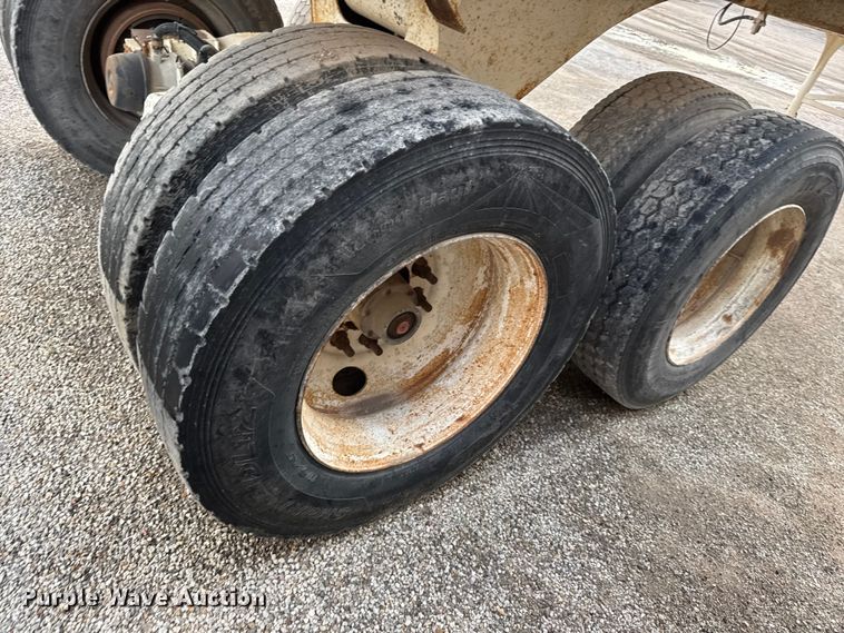 image for item EM8427 2007 Ranch ED24-30 end dump trailer