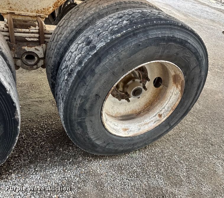 image for item EM8427 2007 Ranch ED24-30 end dump trailer