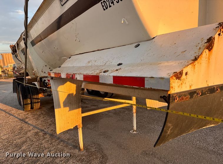 image for item EM8428 2007 Ranch ED24-30 end dump trailer