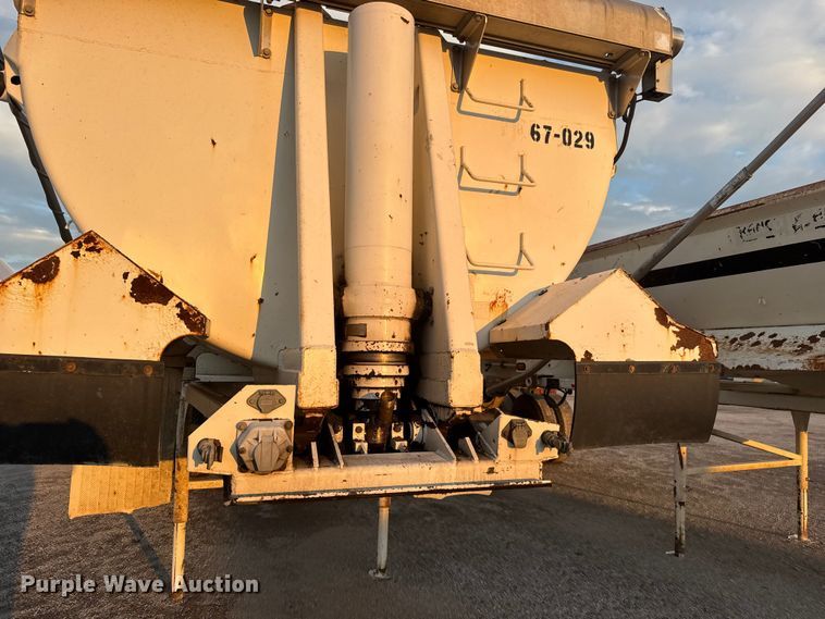 image for item EM8428 2007 Ranch ED24-30 end dump trailer
