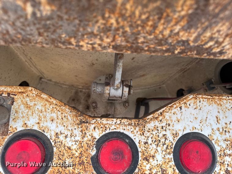 image for item EM8428 2007 Ranch ED24-30 end dump trailer