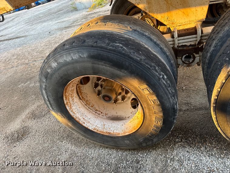 image for item EM8428 2007 Ranch ED24-30 end dump trailer