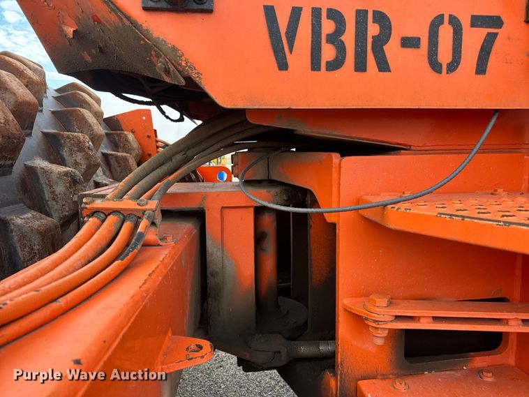 image for item EM8429 Hamm 2422 DS single drum roller