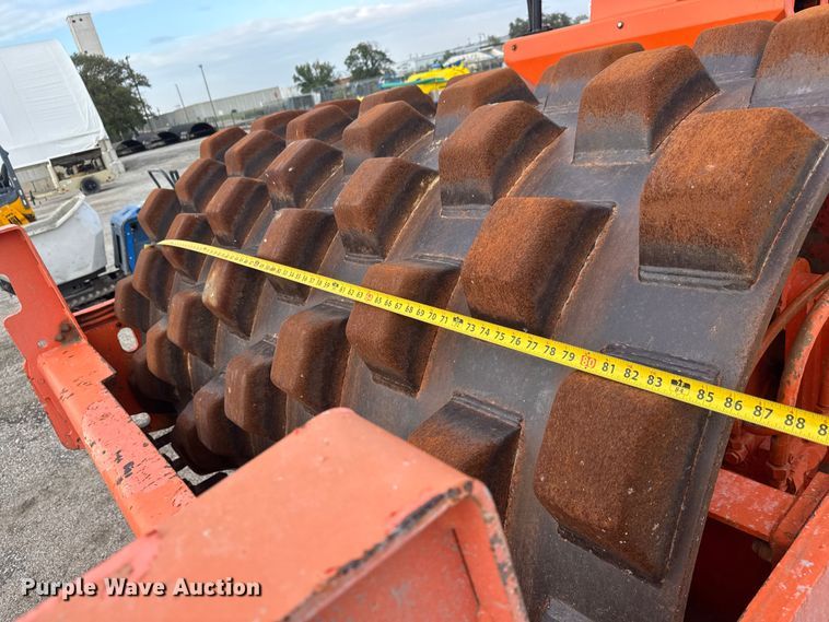 image for item EM8429 Hamm 2422 DS single drum roller