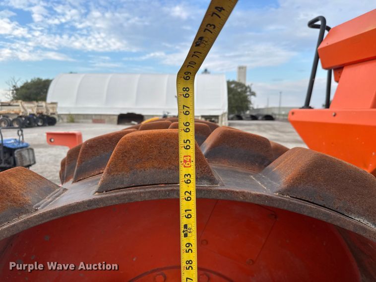 image for item EM8429 Hamm 2422 DS single drum roller