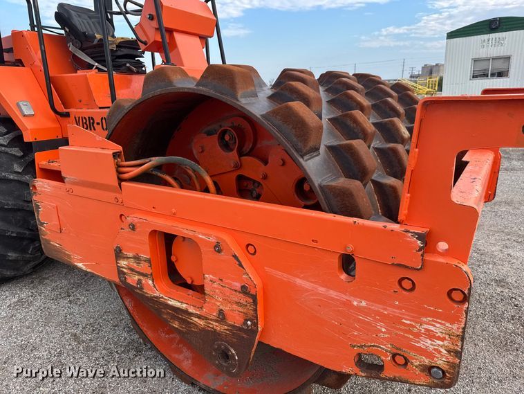 image for item EM8429 Hamm 2422 DS single drum roller