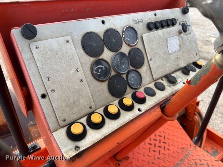 image for item EM8429 Hamm 2422 DS single drum roller