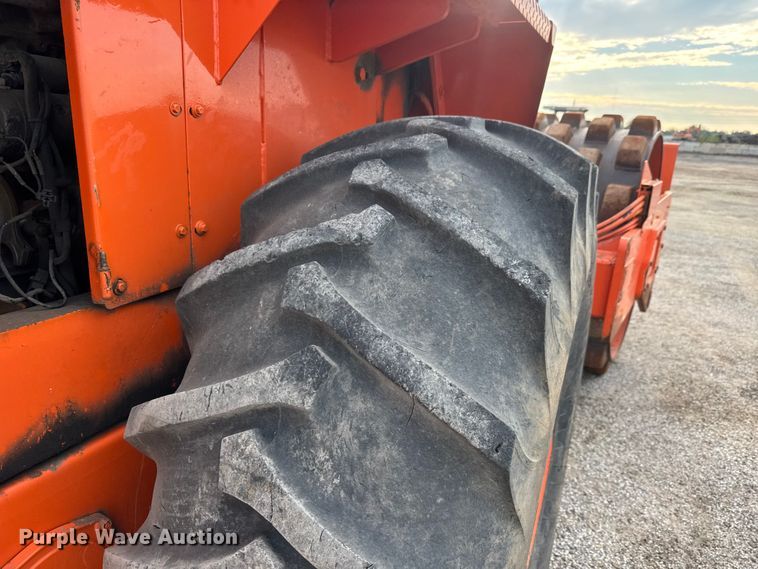 image for item EM8429 Hamm 2422 DS single drum roller