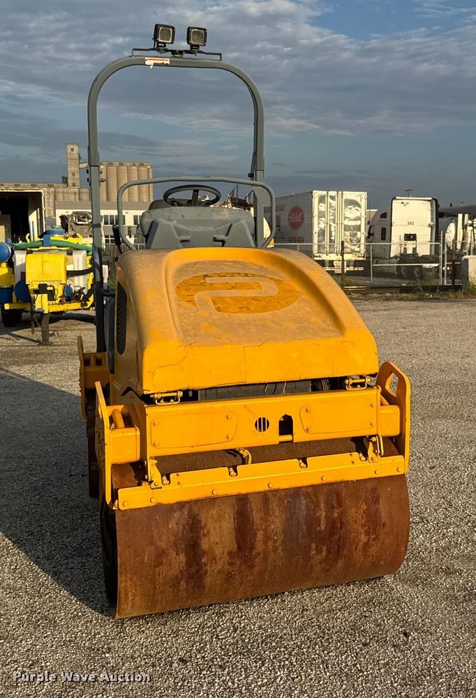 image for item EM8431 Volvo DD24 double drum vibratory roller