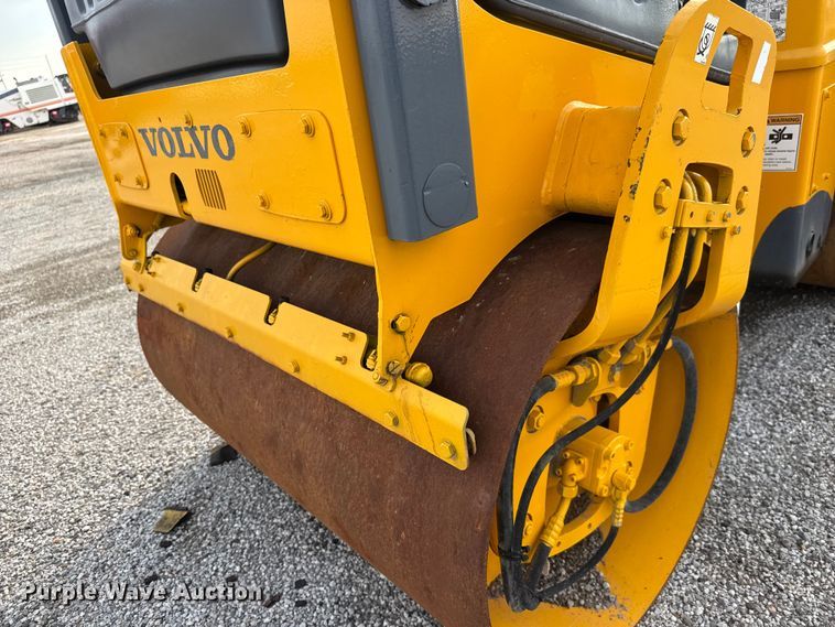 image for item EM8431 Volvo DD24 double drum vibratory roller