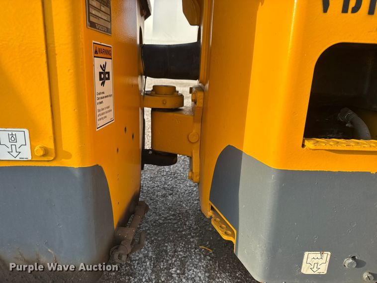 image for item EM8431 Volvo DD24 double drum vibratory roller