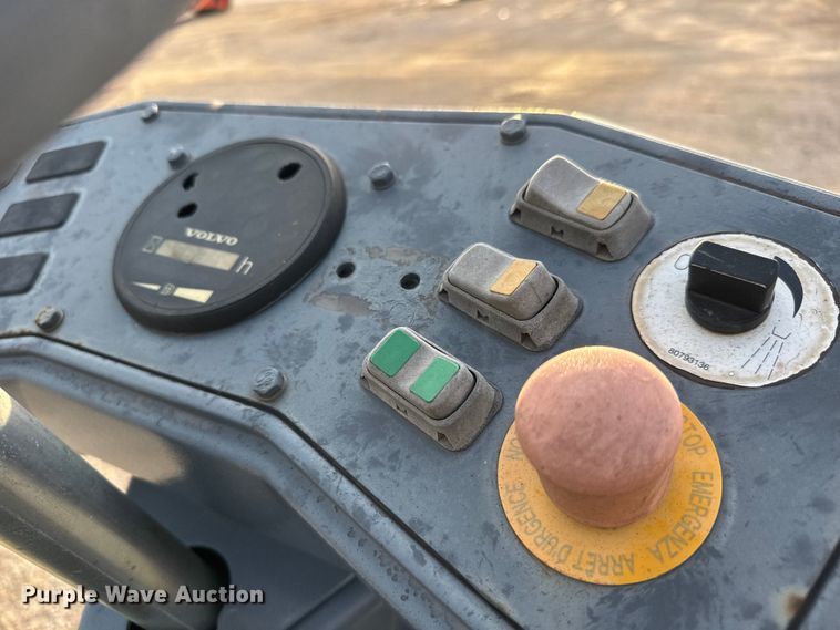 image for item EM8431 Volvo DD24 double drum vibratory roller