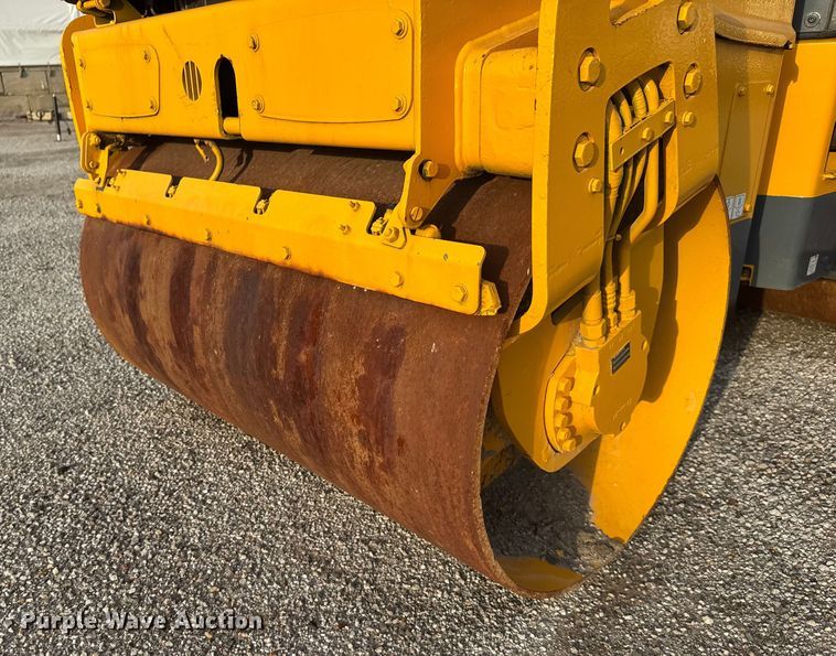 image for item EM8431 Volvo DD24 double drum vibratory roller