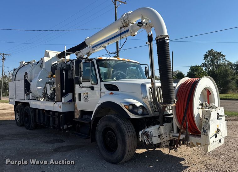 image for item EM8432 2009 International 7400 sewer jetter truck