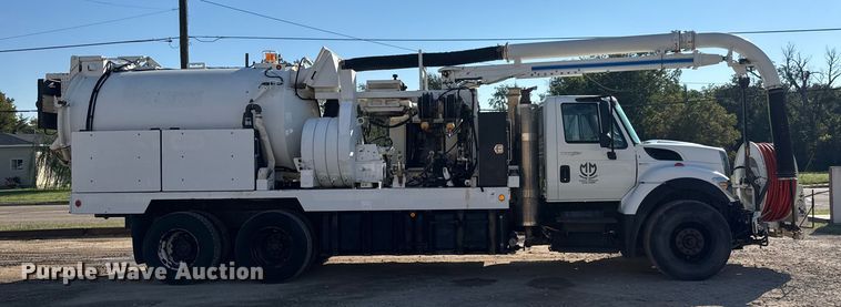 image for item EM8432 2009 International 7400 sewer jetter truck