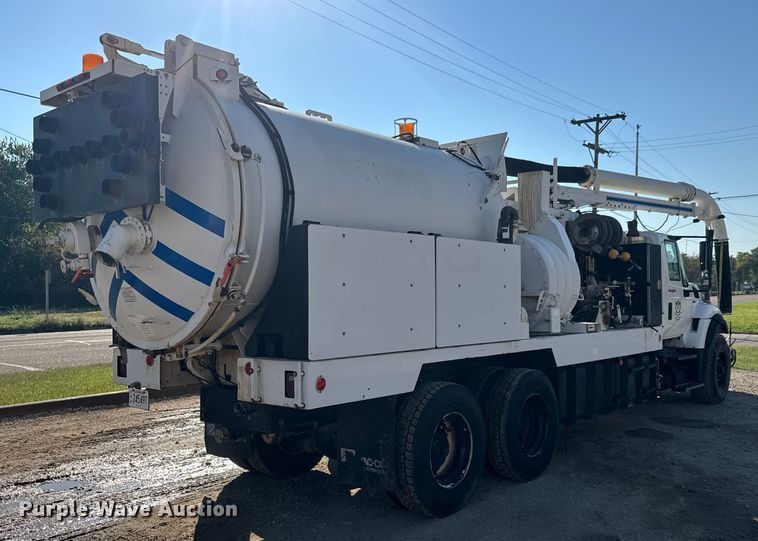 image for item EM8432 2009 International 7400 sewer jetter truck