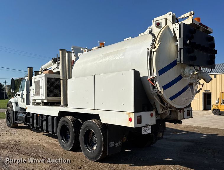 image for item EM8432 2009 International 7400 sewer jetter truck