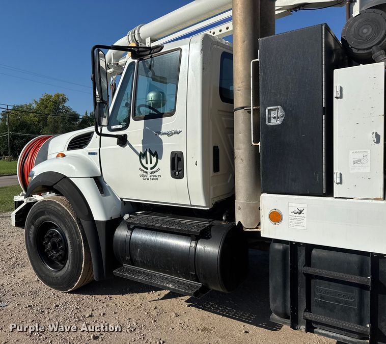 image for item EM8432 2009 International 7400 sewer jetter truck
