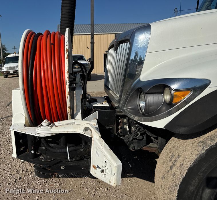 image for item EM8432 2009 International 7400 sewer jetter truck