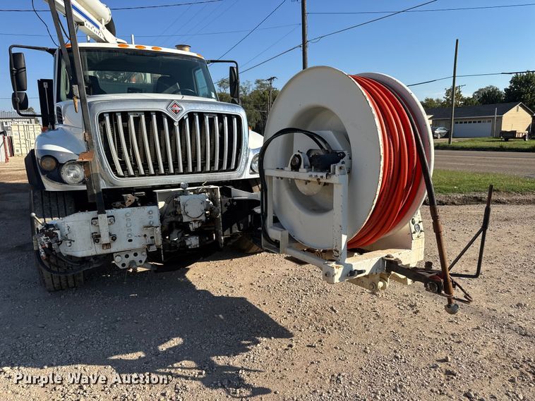 image for item EM8432 2009 International 7400 sewer jetter truck