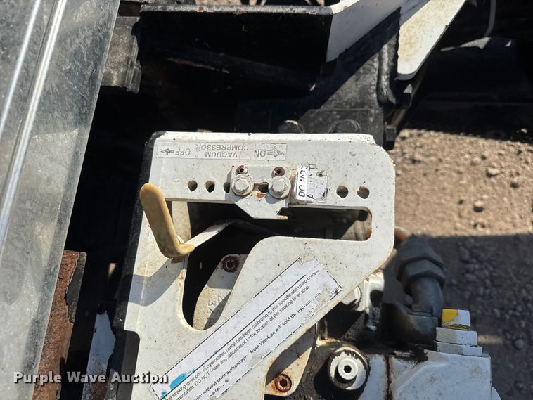 image for item EM8432 2009 International 7400 sewer jetter truck