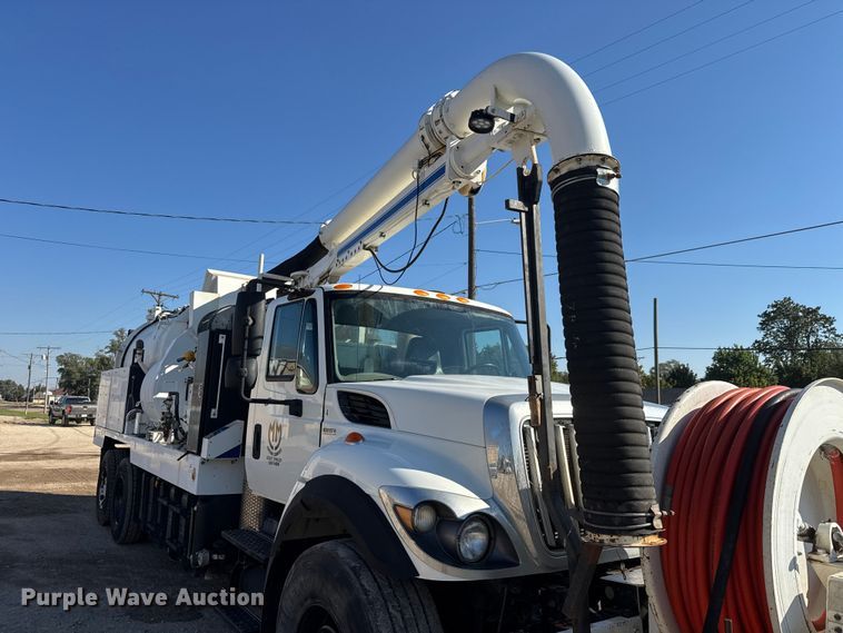 image for item EM8432 2009 International 7400 sewer jetter truck