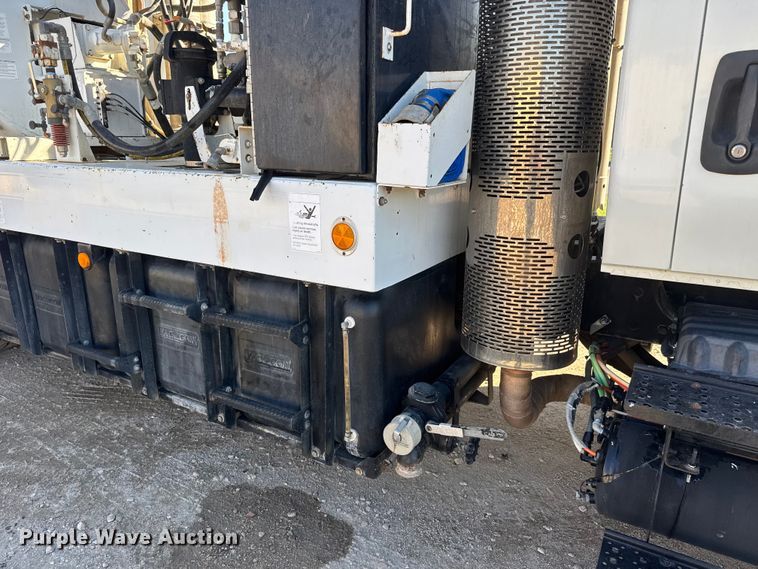 image for item EM8432 2009 International 7400 sewer jetter truck