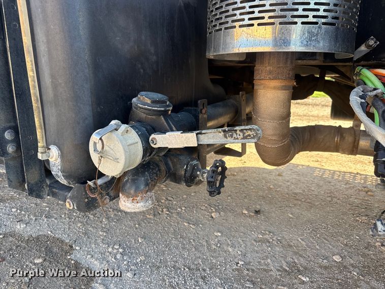 image for item EM8432 2009 International 7400 sewer jetter truck