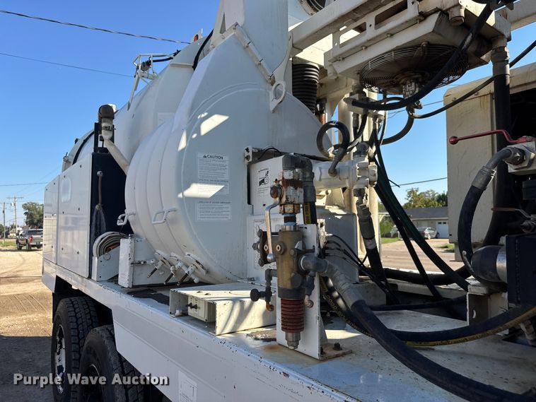 image for item EM8432 2009 International 7400 sewer jetter truck