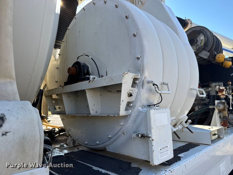 image for item EM8432 2009 International 7400 sewer jetter truck