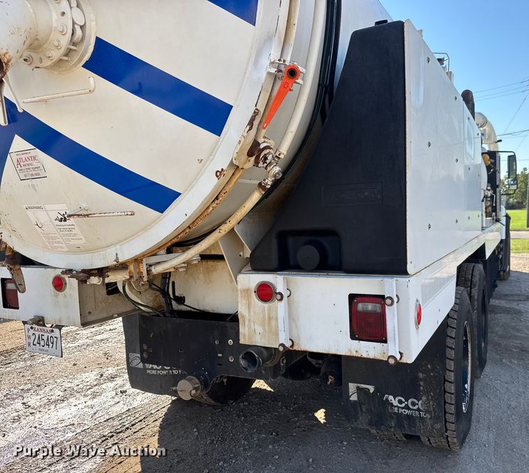 image for item EM8432 2009 International 7400 sewer jetter truck