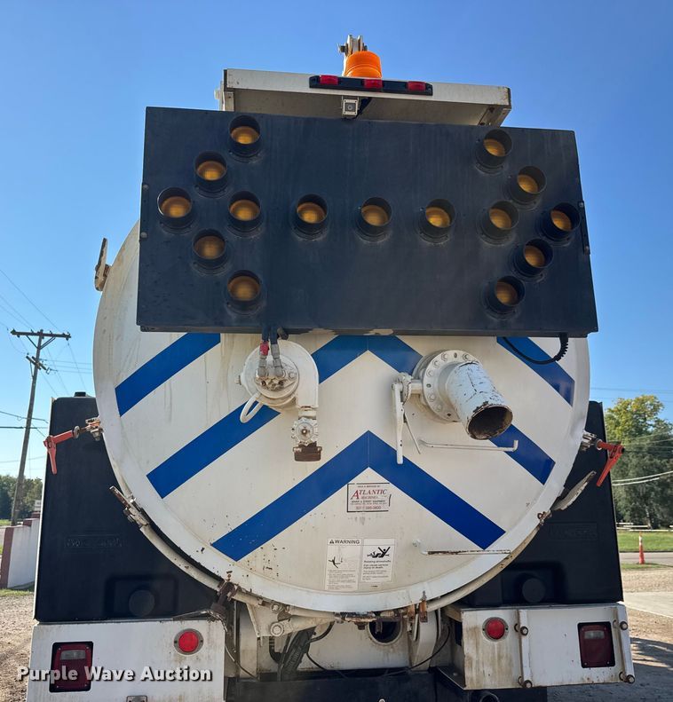 image for item EM8432 2009 International 7400 sewer jetter truck