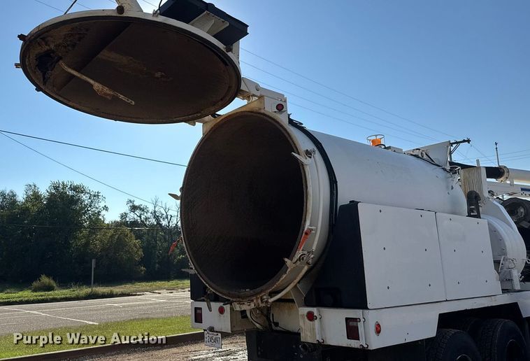 image for item EM8432 2009 International 7400 sewer jetter truck