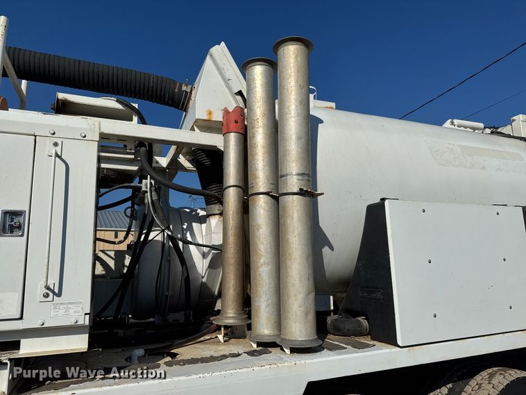 image for item EM8432 2009 International 7400 sewer jetter truck