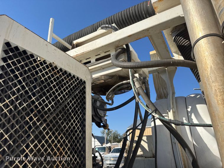 image for item EM8432 2009 International 7400 sewer jetter truck