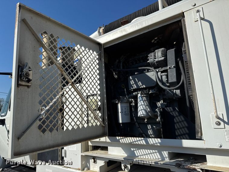 image for item EM8432 2009 International 7400 sewer jetter truck