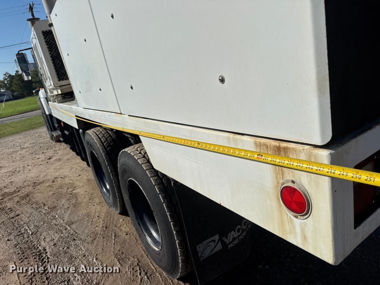 image for item EM8432 2009 International 7400 sewer jetter truck