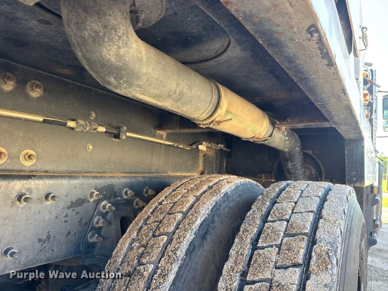 image for item EM8432 2009 International 7400 sewer jetter truck