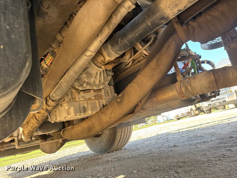 image for item EM8432 2009 International 7400 sewer jetter truck