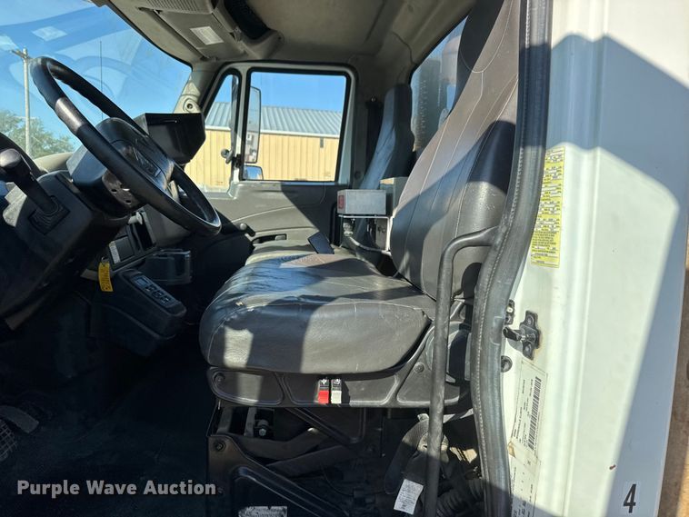 image for item EM8432 2009 International 7400 sewer jetter truck