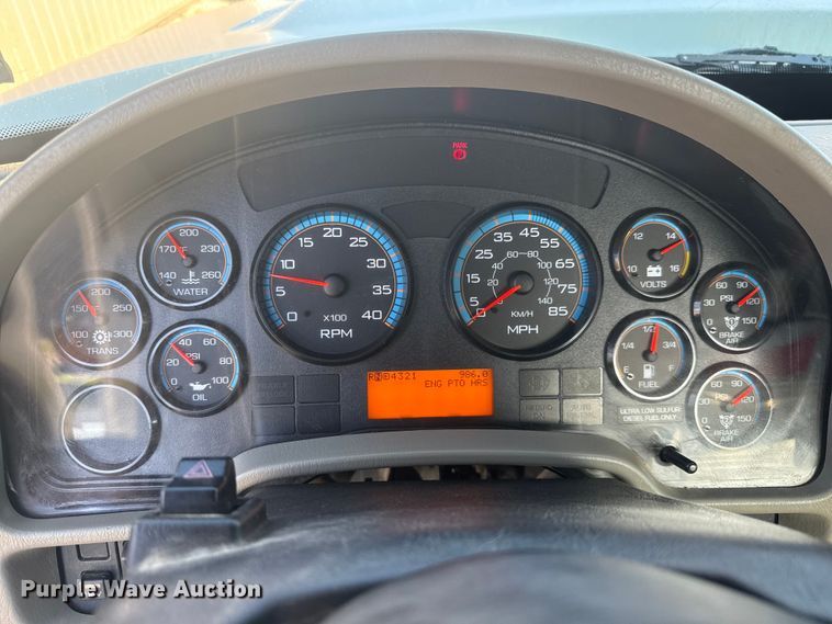 image for item EM8432 2009 International 7400 sewer jetter truck